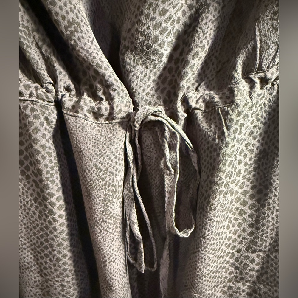 Rails 100% Silk, Black/Charcoal, Long Sleeve, Midi Dress With Subtle Cobra Print - Picture 8 of 10